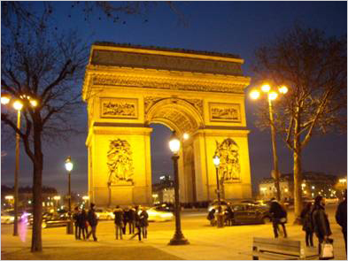 A night view of Arc de Triomphe