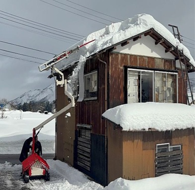 屋根雪下ろし